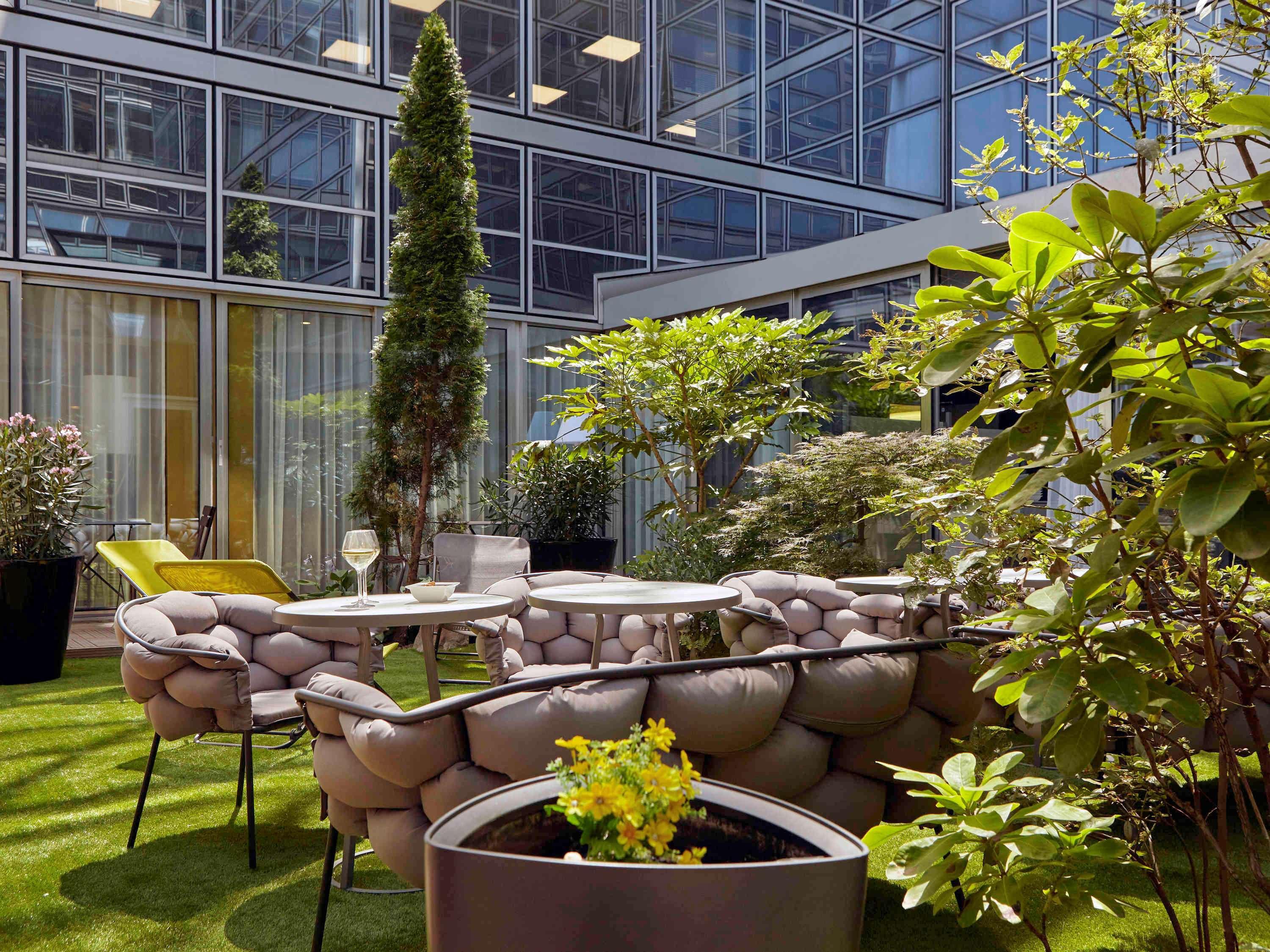 Mercure Paris La Defense Grande Arche 4*