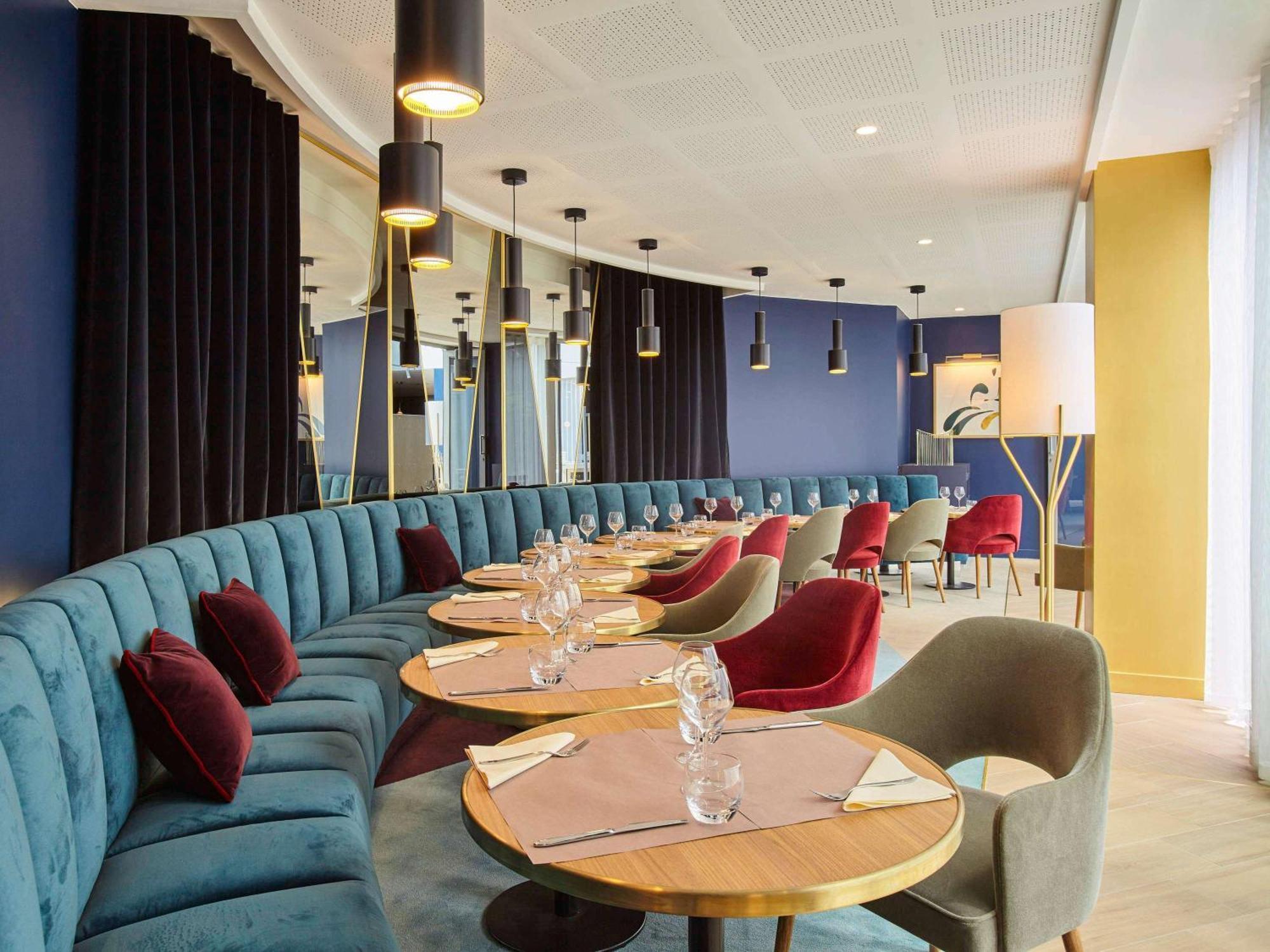 Mercure Paris La Défense Grande Arche Hotel 4*