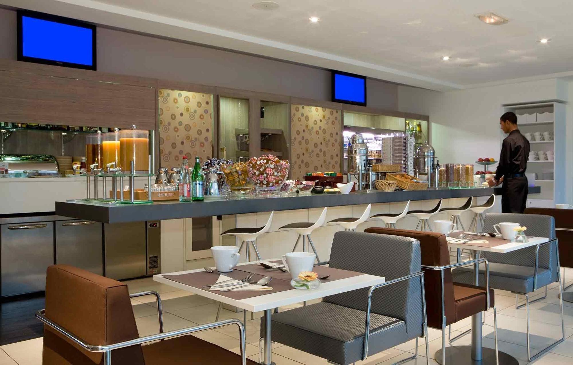 Mercure Paris La Defense Grande Arche