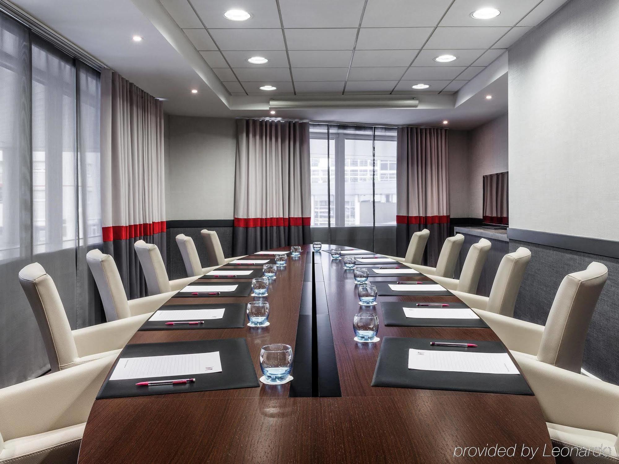 Mercure Paris La Defense Grande Arche 4*