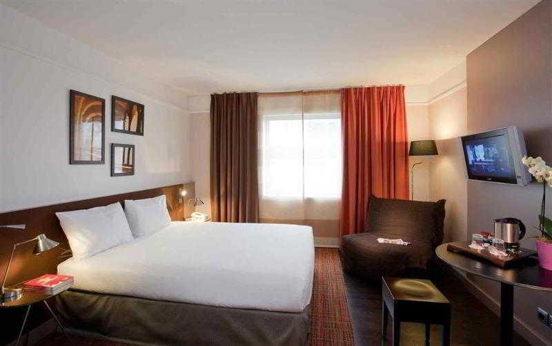 Mercure Paris La Defense Grande Arche