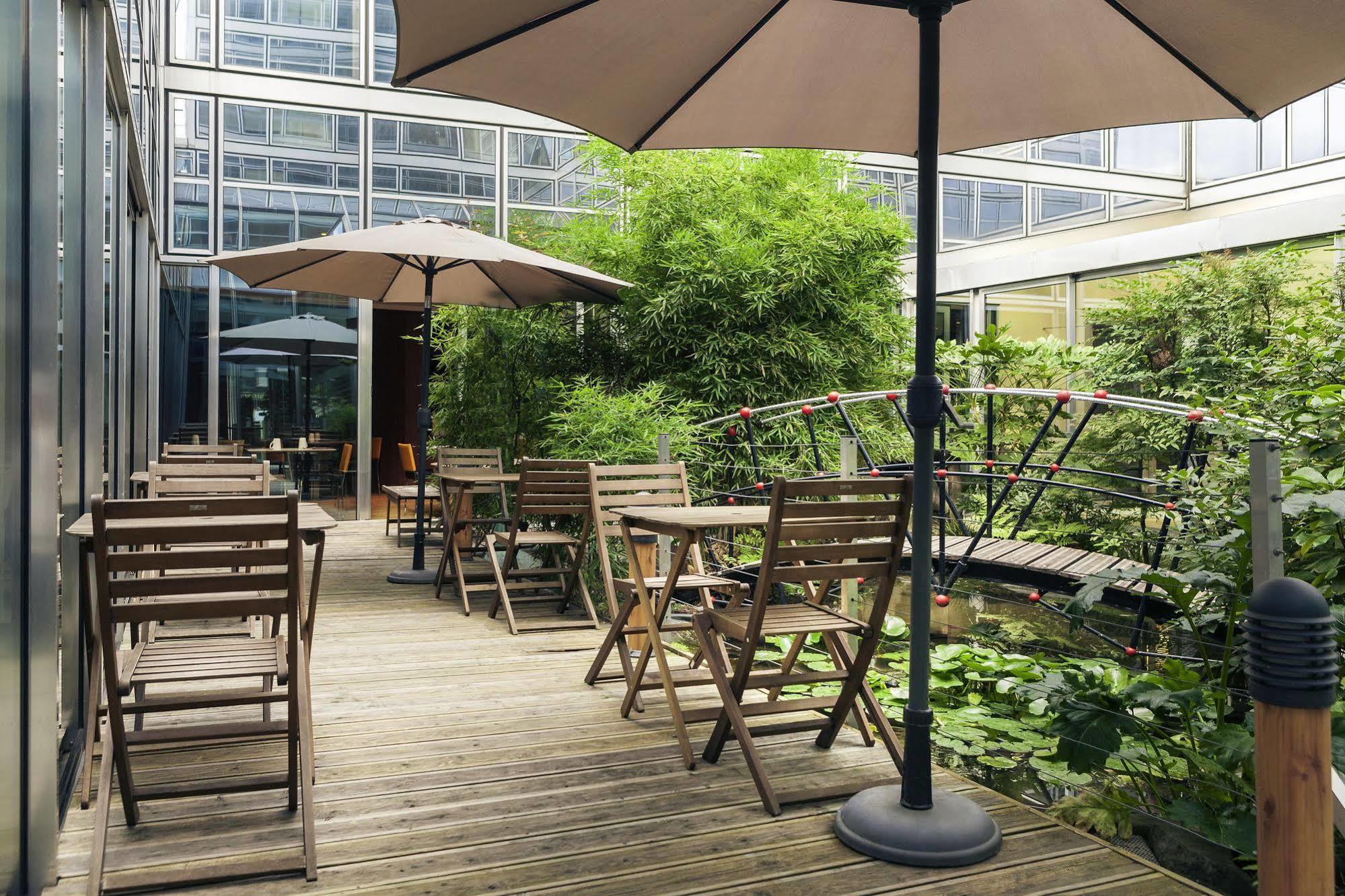 Hotel Mercure Paris La Defense Grande Arche 4*