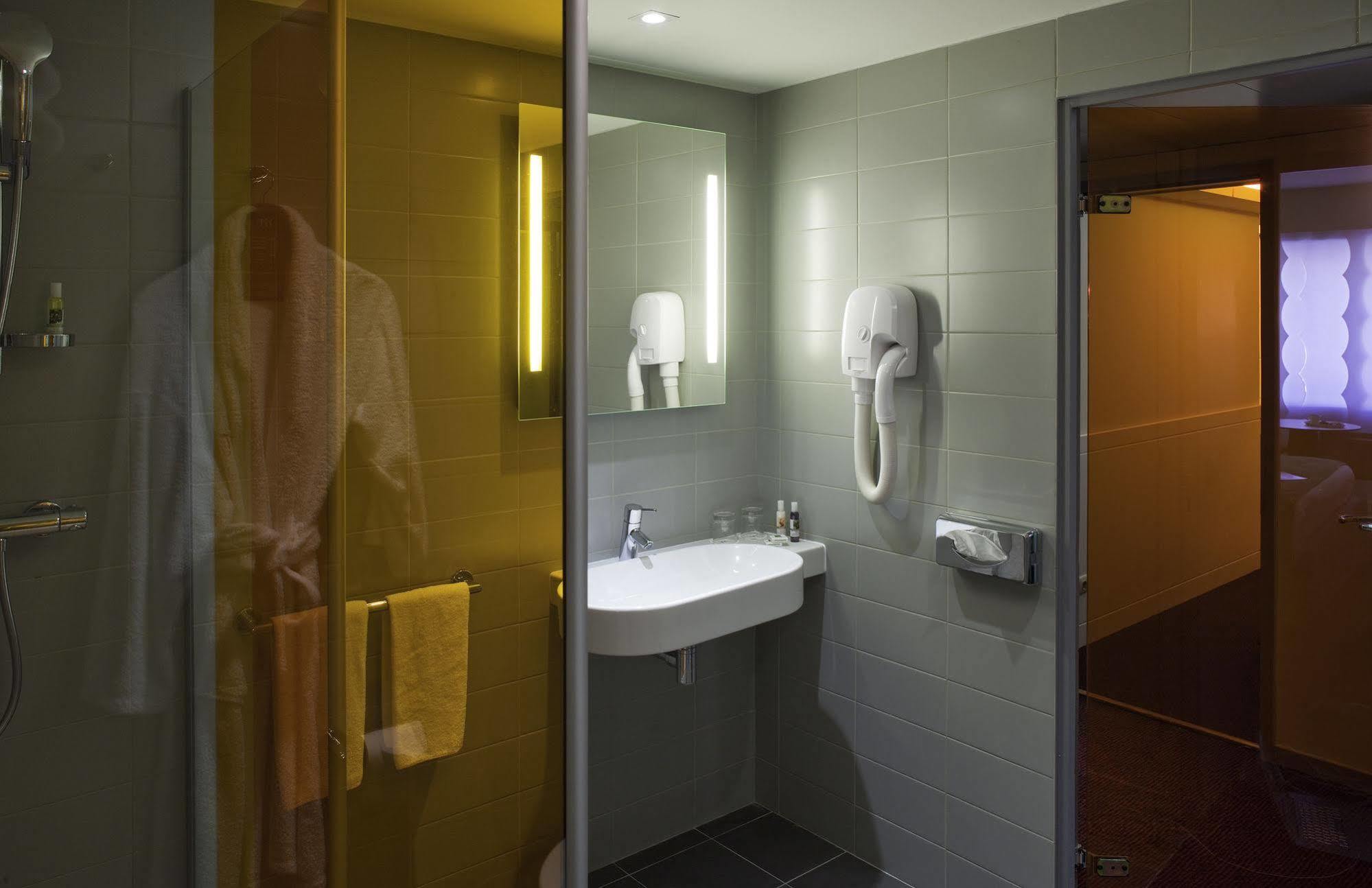 Mercure Paris La Defense Grande Arche Hotel 4*