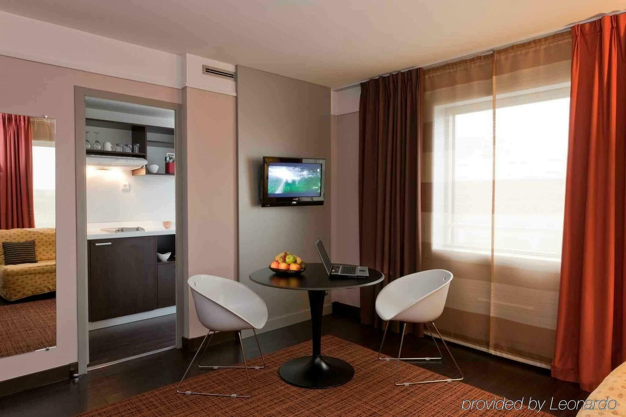 Hotel Mercure Paris La Defense Grande Arche