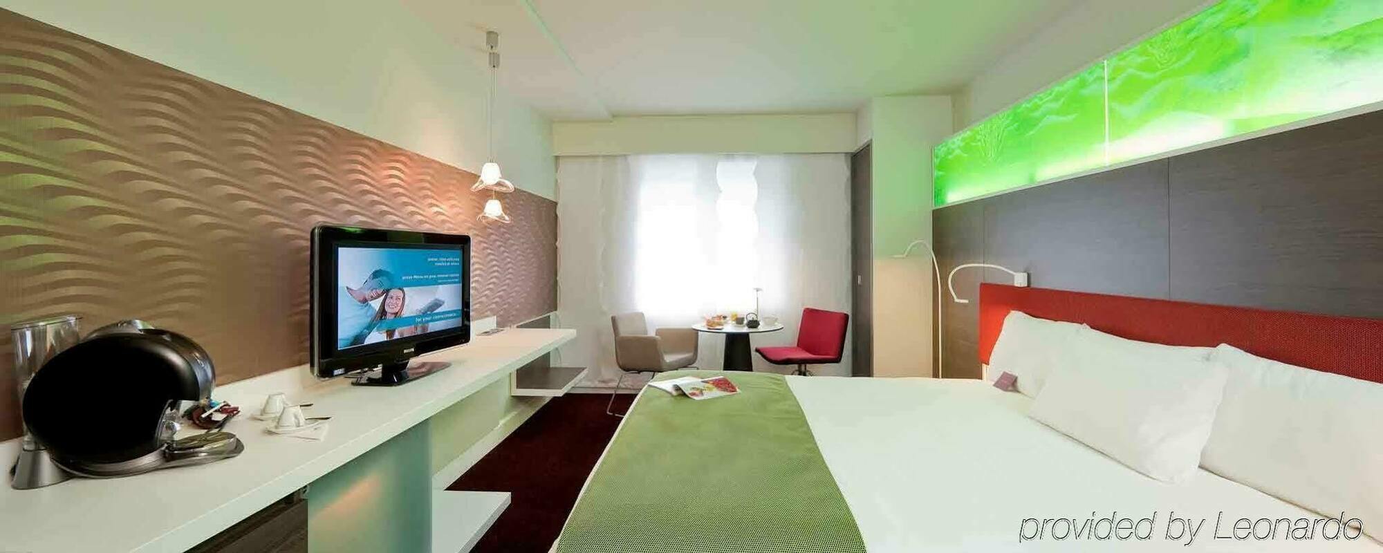 Mercure Paris La Defense Grande Arche 4*